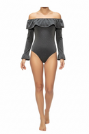 Blusa body gris metálica y brillo sin hombros-2