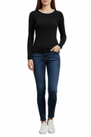 Blusa ajustada manga larga con línea blanca en borde de cuello y manga-2