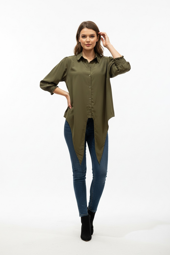 Blusa verde olivo; empuñadura 3/4 y tiras frontales con opción a nudo