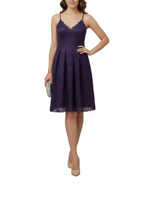 Vestido de encaje morado, tirante ajustable y escote en V - 0