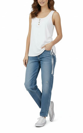 Blusa blanca sin mangas con botones al frente y drapeado al costado - 0