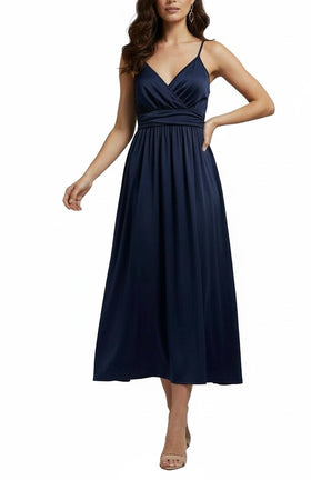 Vestido azul marino, con corte cruzado, cintura y abertura en la pierna - 0