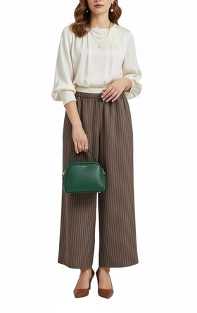 Pantalón de vestir café a rayas verticales finas, y doble cintura con borde en blanco - 0