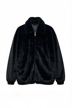 Chamarra afelpada tipo “pelo” negro, con bolsillos y cierre metálico frontal