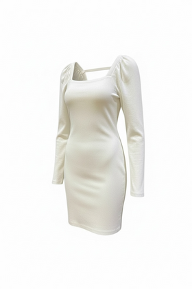 Vestido blanco de punto con hombreras semi abombadas, manga larga