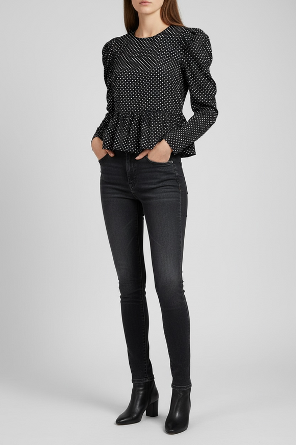 Blusa negra manga larga con lunares