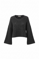 Blusa negra manga larga tejido grande-1