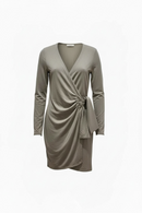 Vestido corto cafe grisáceo, manga larga cruzado-1