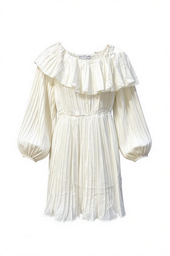 Vestido blanco entablillado manda larga de un solo hombro con Olán en escote