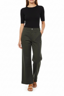 Pantalón de vestir verde olivo con bolsas al frente-2