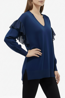 Blusa tipo suéter azul con olanes a los costados - 0