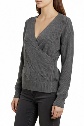 Blusa gris manga larga de punto cruzada al frente - 0