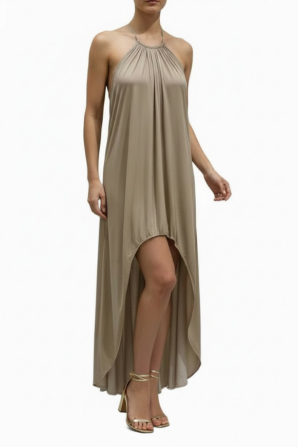 Vestido halter beige aterciopelado corto frontal con cola