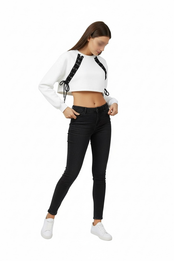 Sudadera blanca con cintas en nudo negro