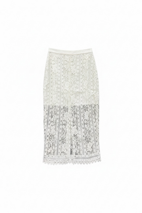Falda midi blanca de encaje floral y abertura al frente