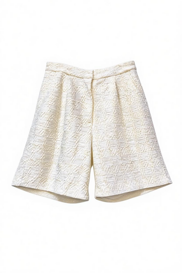 Short de vestir perla con tela de encaje y bragueta sin botón