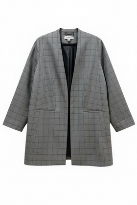 Saco talla grande gris a cuadros y bolsillos frontales