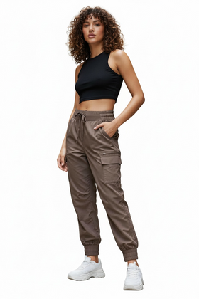 Jogger tipo cargo color beige con cierre oculto y cintura regulable - 0